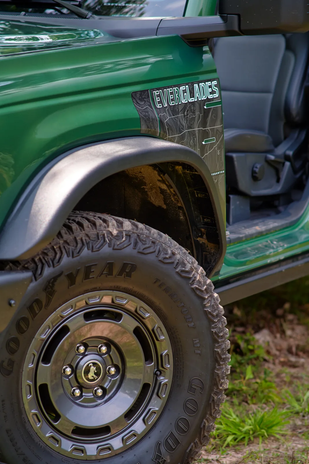 2022 Ford Bronco Everglades: Florida Man's Bronco - A Deep Dive & Off-Road Demo