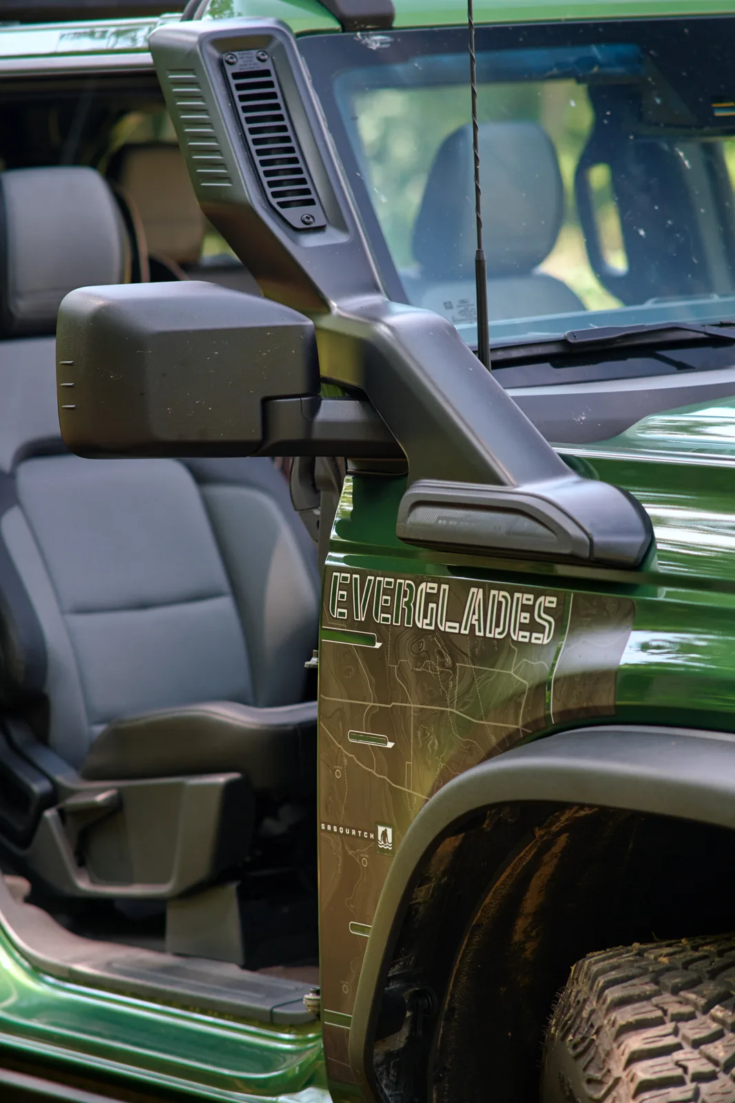 2022 Ford Bronco Everglades: Florida Man's Bronco - A Deep Dive & Off-Road Demo