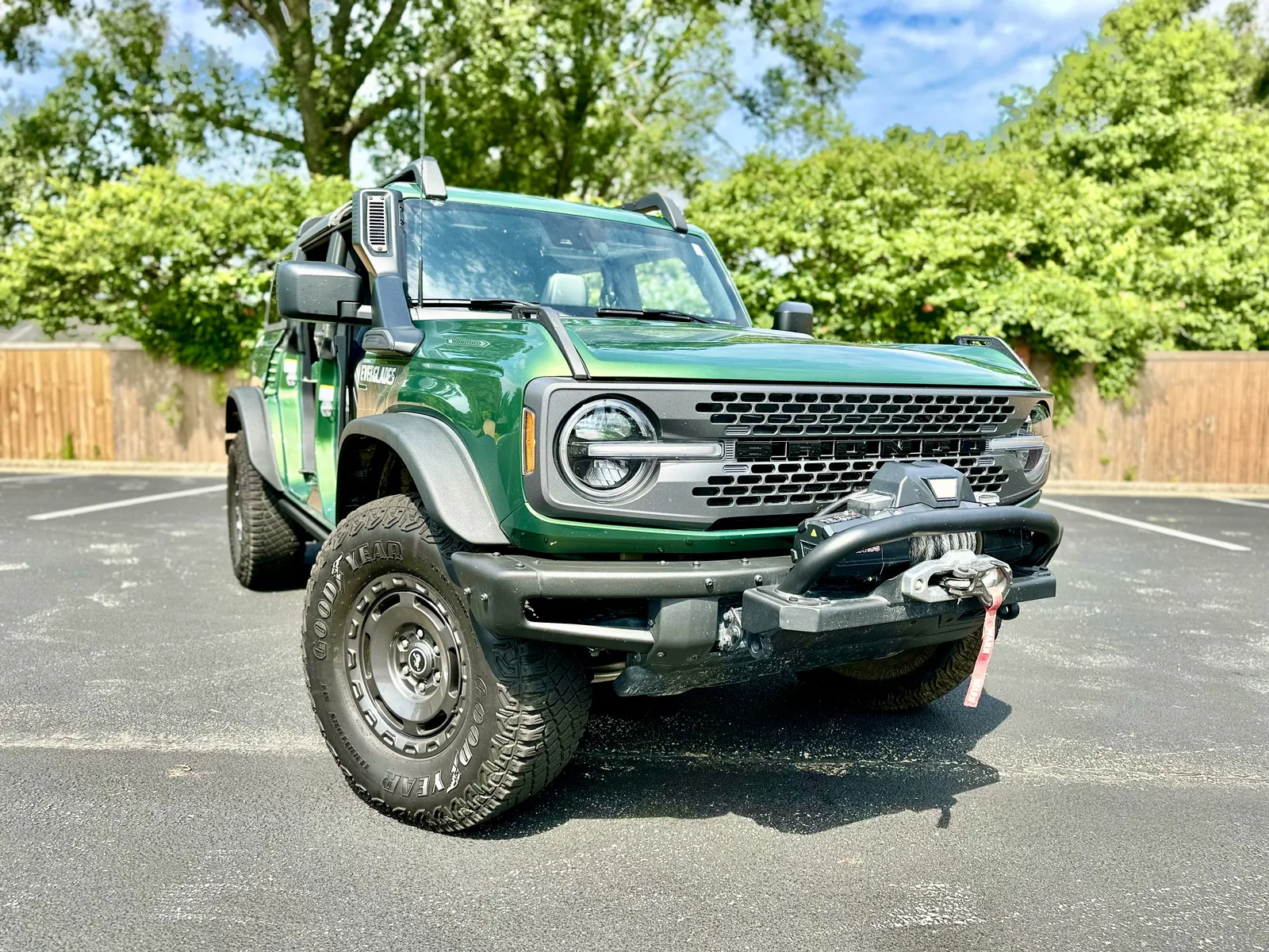 2022 Ford Bronco Everglades: Florida Man's Bronco - A Deep Dive & Off-Road Demo
