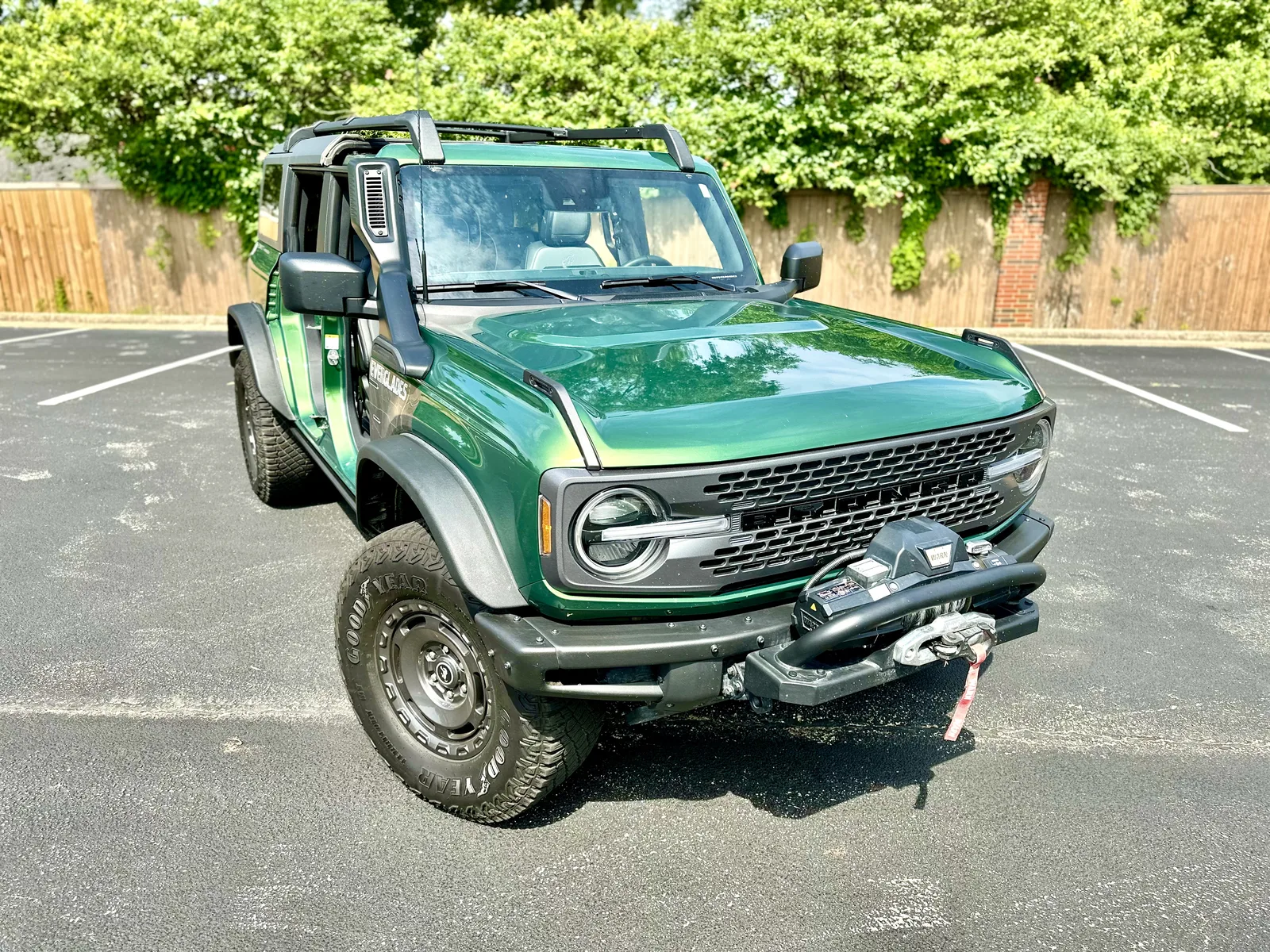 2022 Ford Bronco Everglades: Florida Man's Bronco - A Deep Dive & Off-Road Demo