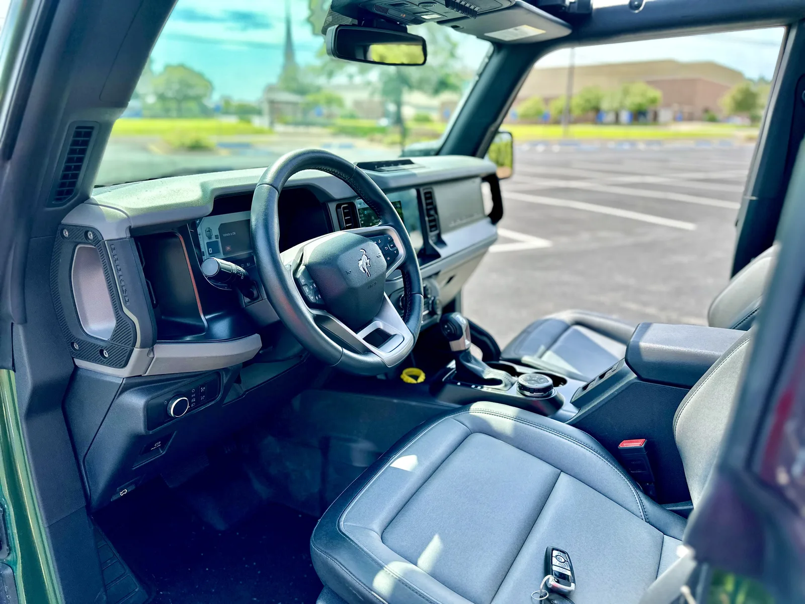 2022 Ford Bronco Everglades: Florida Man's Bronco - A Deep Dive & Off-Road Demo