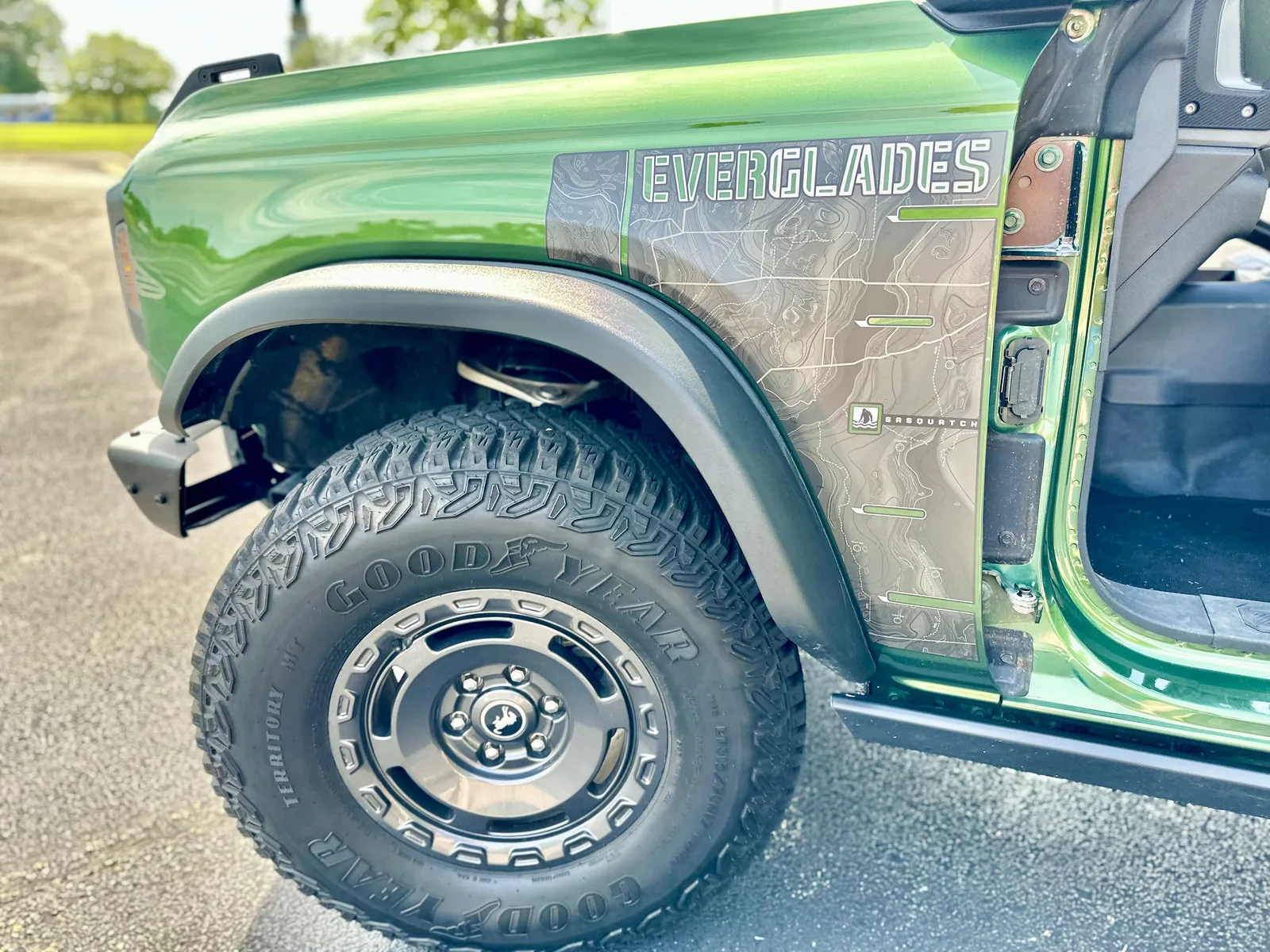 2022 Ford Bronco Everglades: Florida Man's Bronco - A Deep Dive & Off-Road Demo