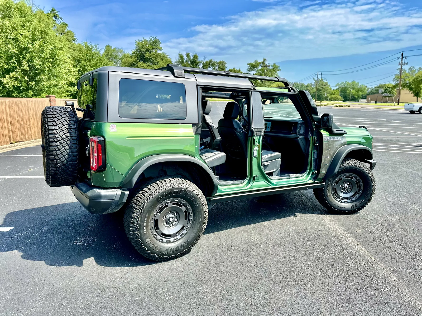 2022 Ford Bronco Everglades: Florida Man's Bronco - A Deep Dive & Off-Road Demo