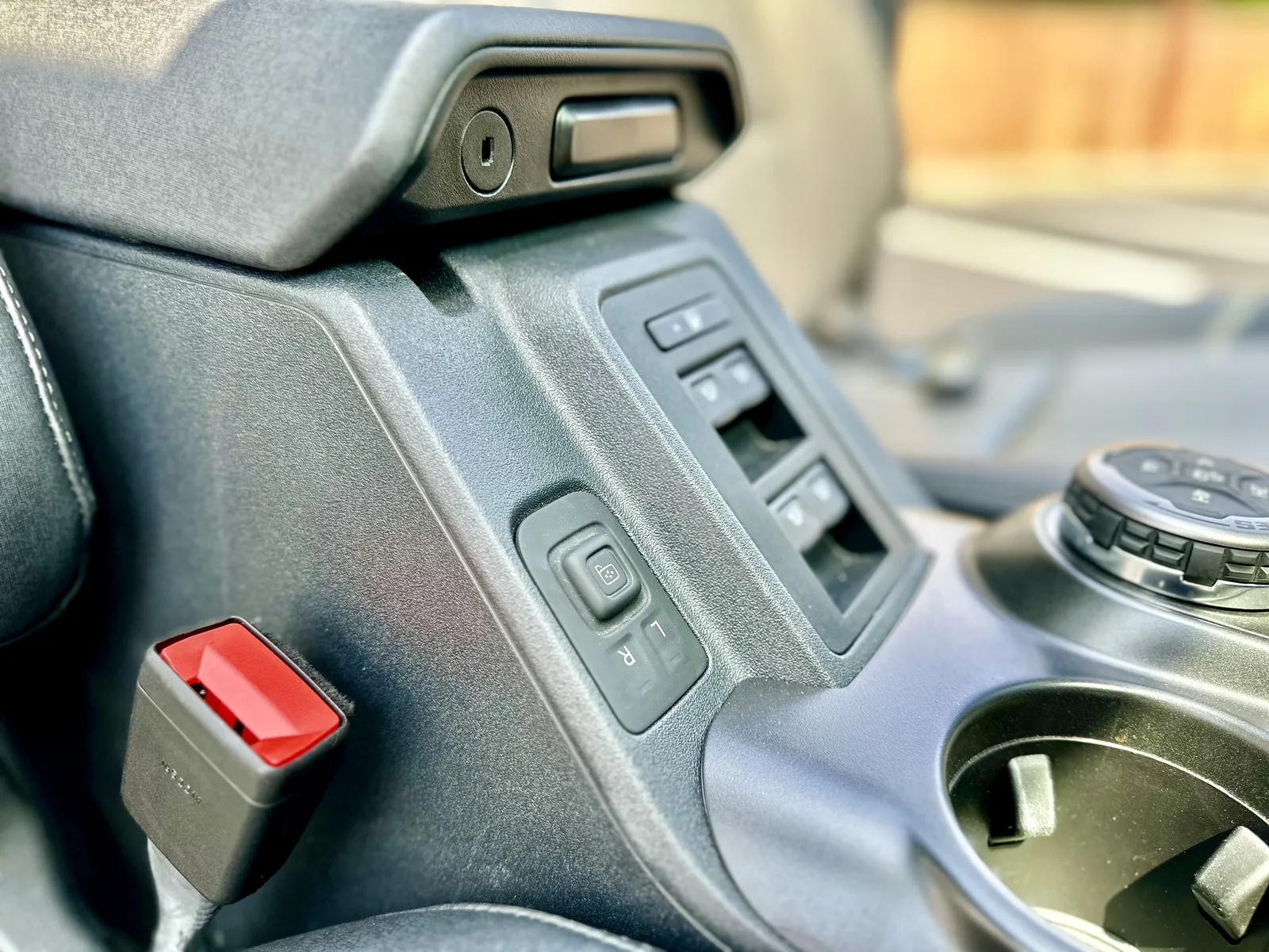 2022 Ford Bronco Everglades: Florida Man's Bronco - A Deep Dive & Off-Road Demo