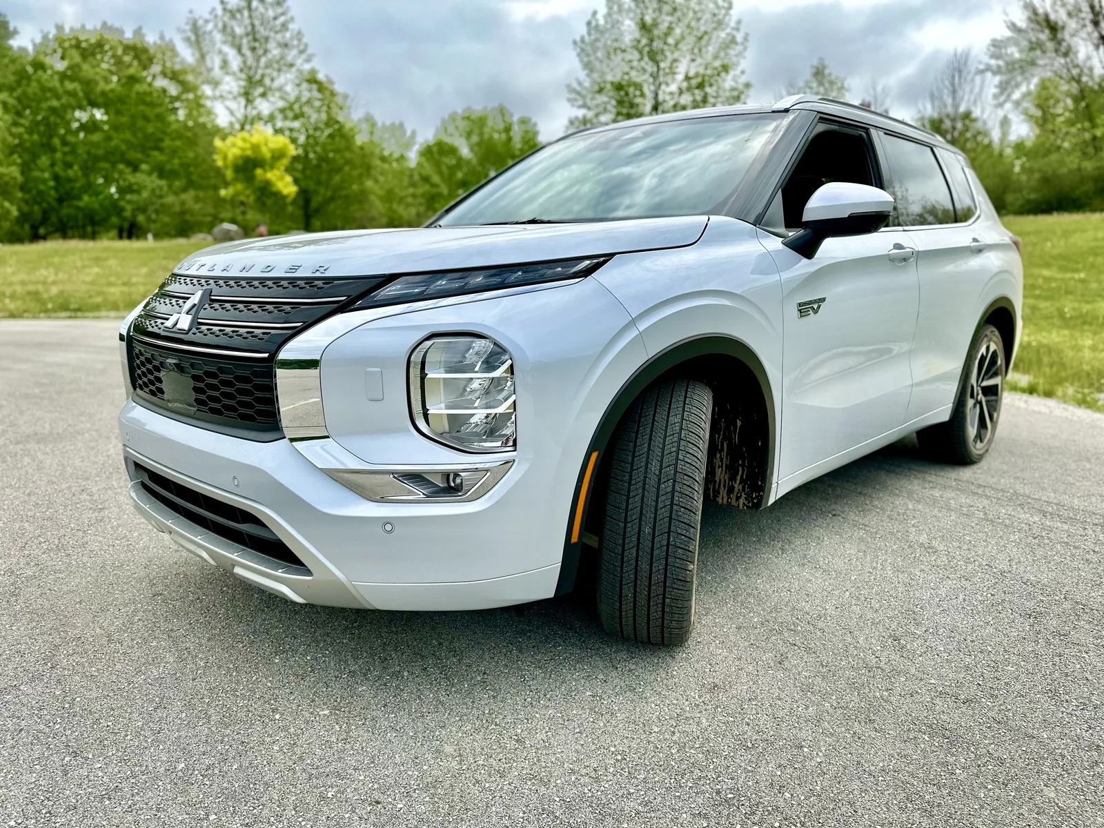 2023 Mitsubishi Outlander PHEV: The Gateway into Electrification