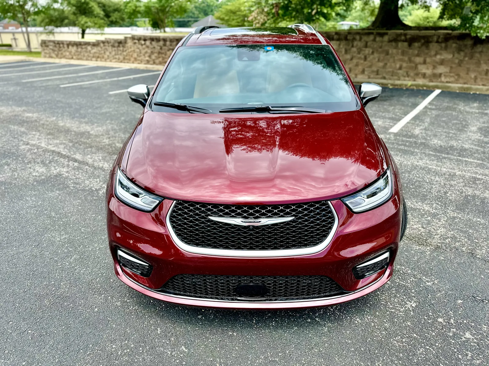 2023 Chrysler Pacifica eHybrid Pinnacle: Better than a Telluride or Tahoe?