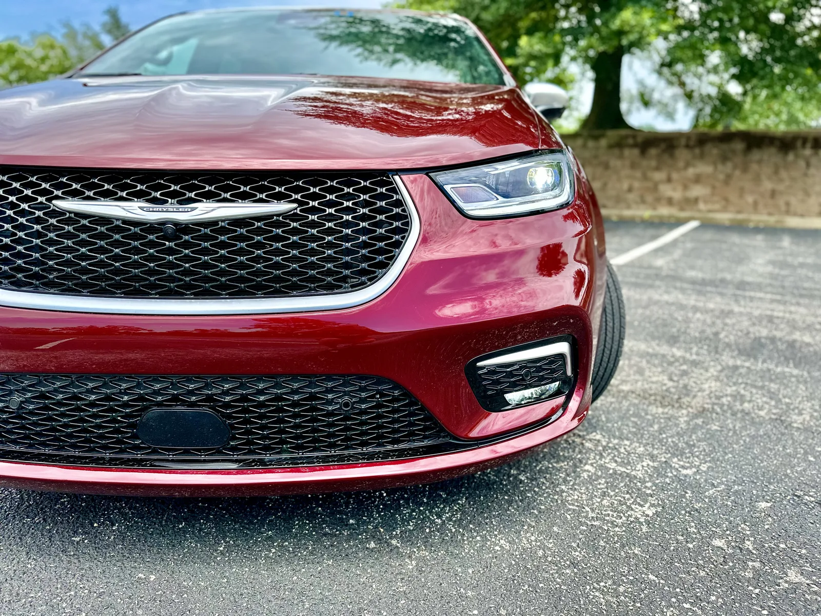 2023 Chrysler Pacifica eHybrid Pinnacle: Better than a Telluride or Tahoe?