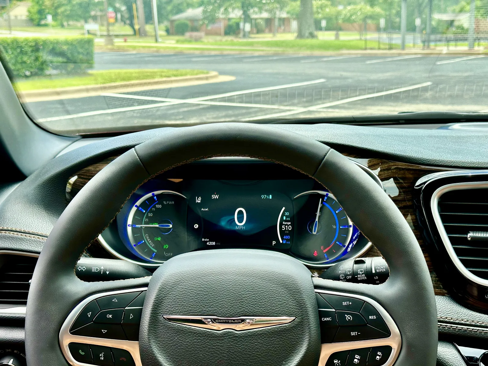2023 Chrysler Pacifica eHybrid Pinnacle: Better than a Telluride or Tahoe?