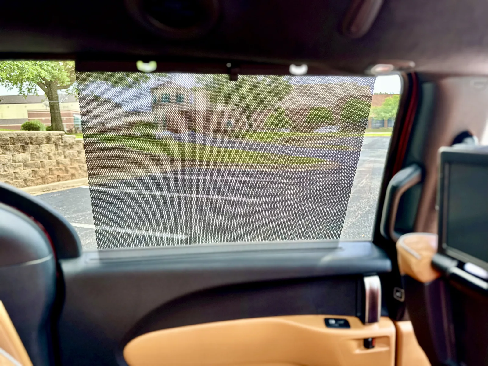 2023 Chrysler Pacifica eHybrid Pinnacle: Better than a Telluride or Tahoe?