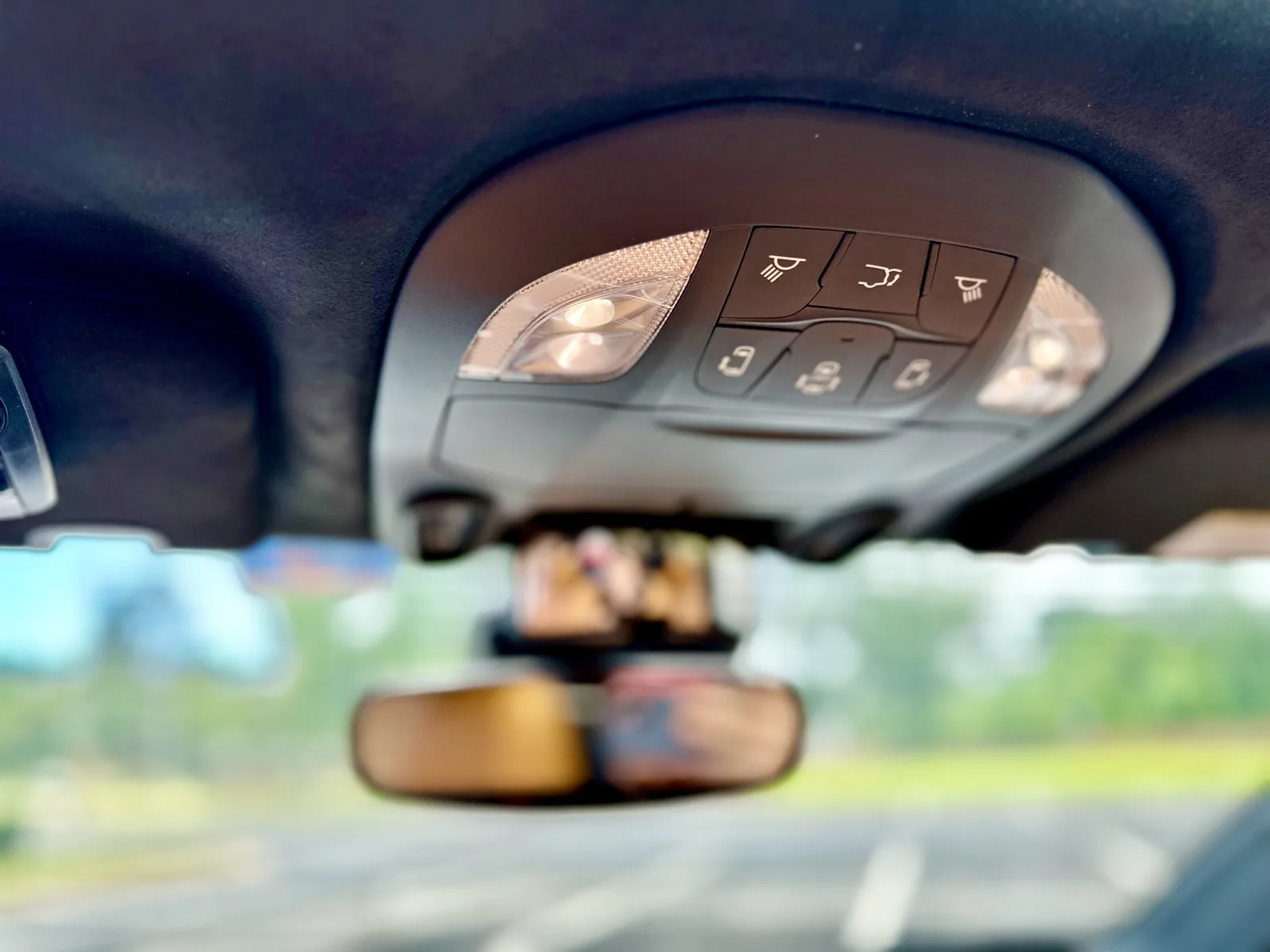 2023 Chrysler Pacifica eHybrid Pinnacle: Better than a Telluride or Tahoe?