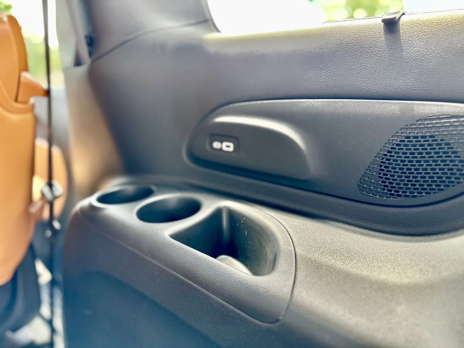 2023 Chrysler Pacifica eHybrid Pinnacle: Better than a Telluride or Tahoe?