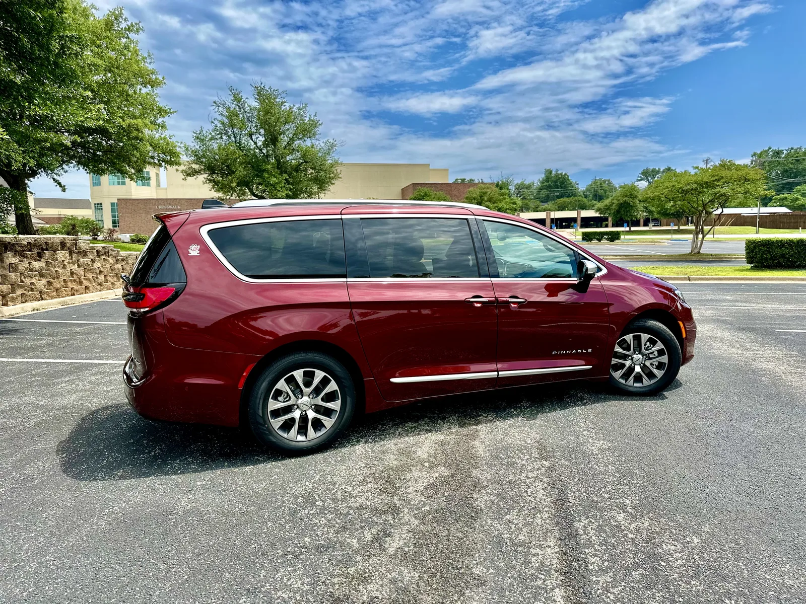 2023 Chrysler Pacifica eHybrid Pinnacle: Better than a Telluride or Tahoe?