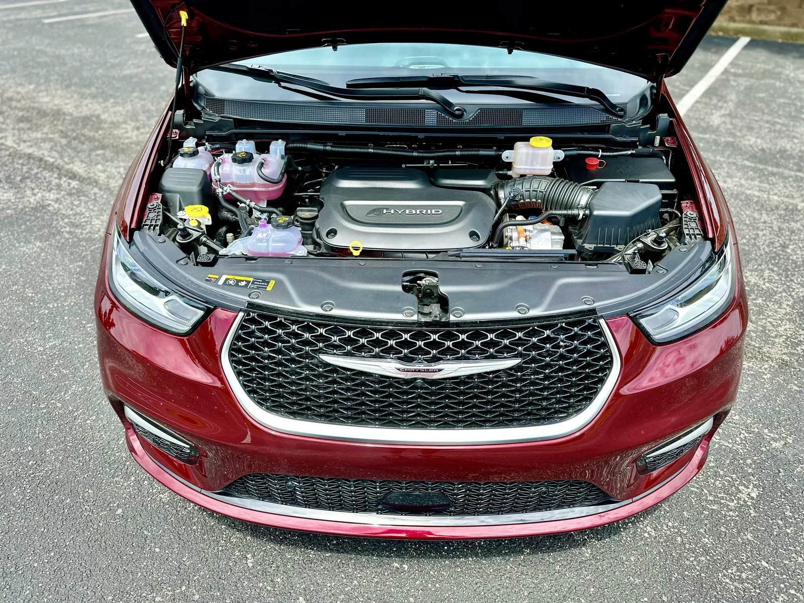 2023 Chrysler Pacifica eHybrid Pinnacle: Better than a Telluride or Tahoe?