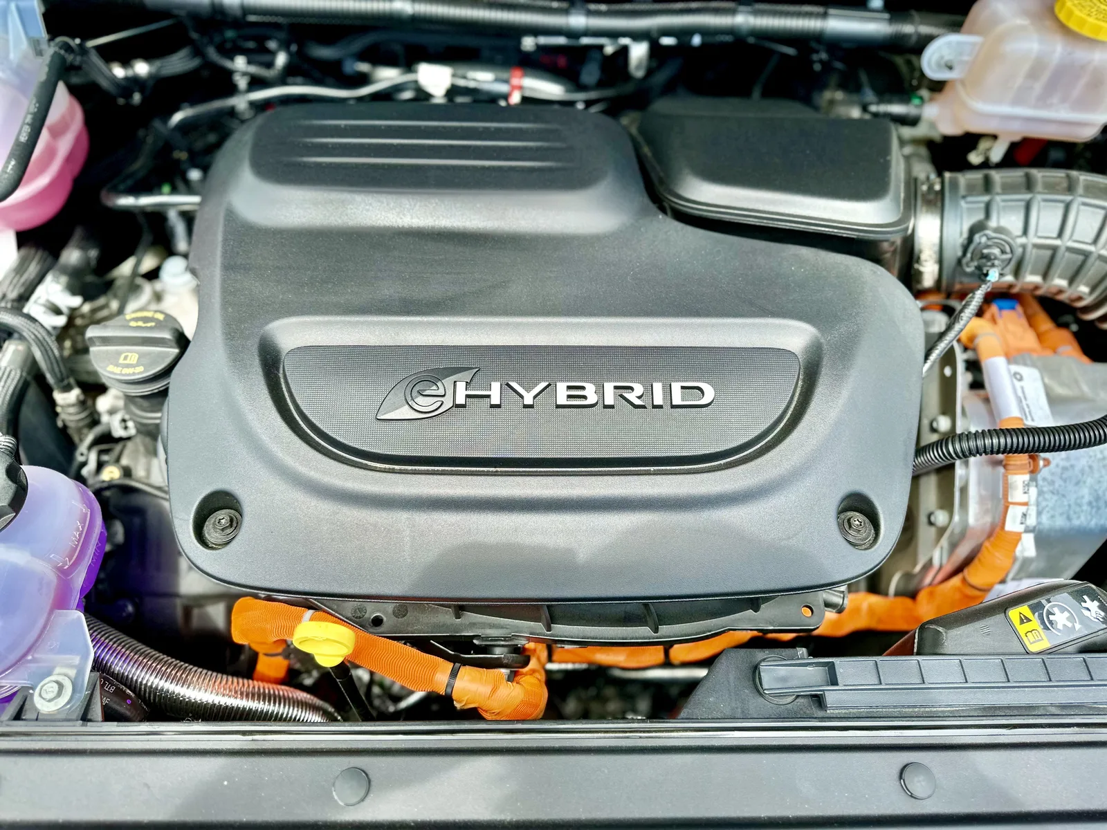 2023 Chrysler Pacifica eHybrid Pinnacle: Better than a Telluride or Tahoe?
