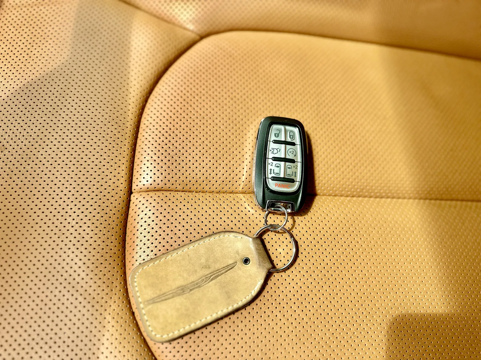2023 Chrysler Pacifica eHybrid Pinnacle: Better than a Telluride or Tahoe?