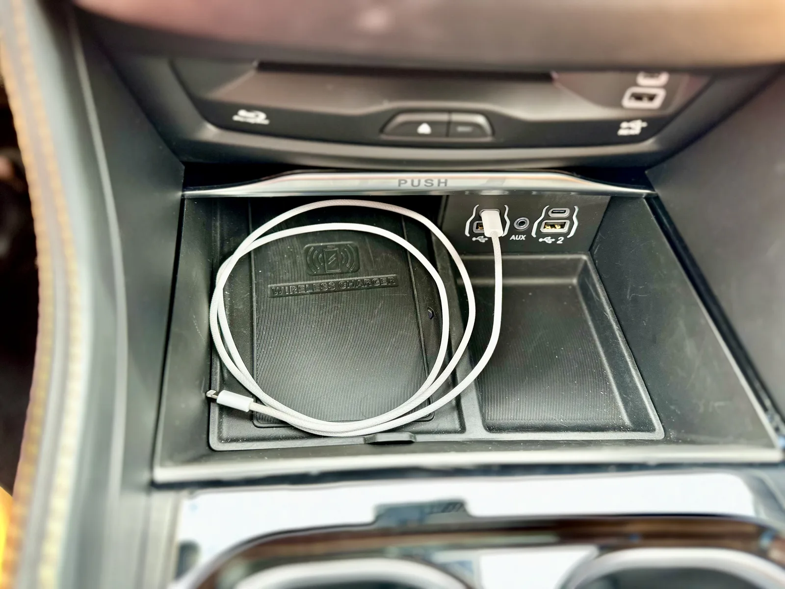 2023 Chrysler Pacifica eHybrid Pinnacle: Better than a Telluride or Tahoe?