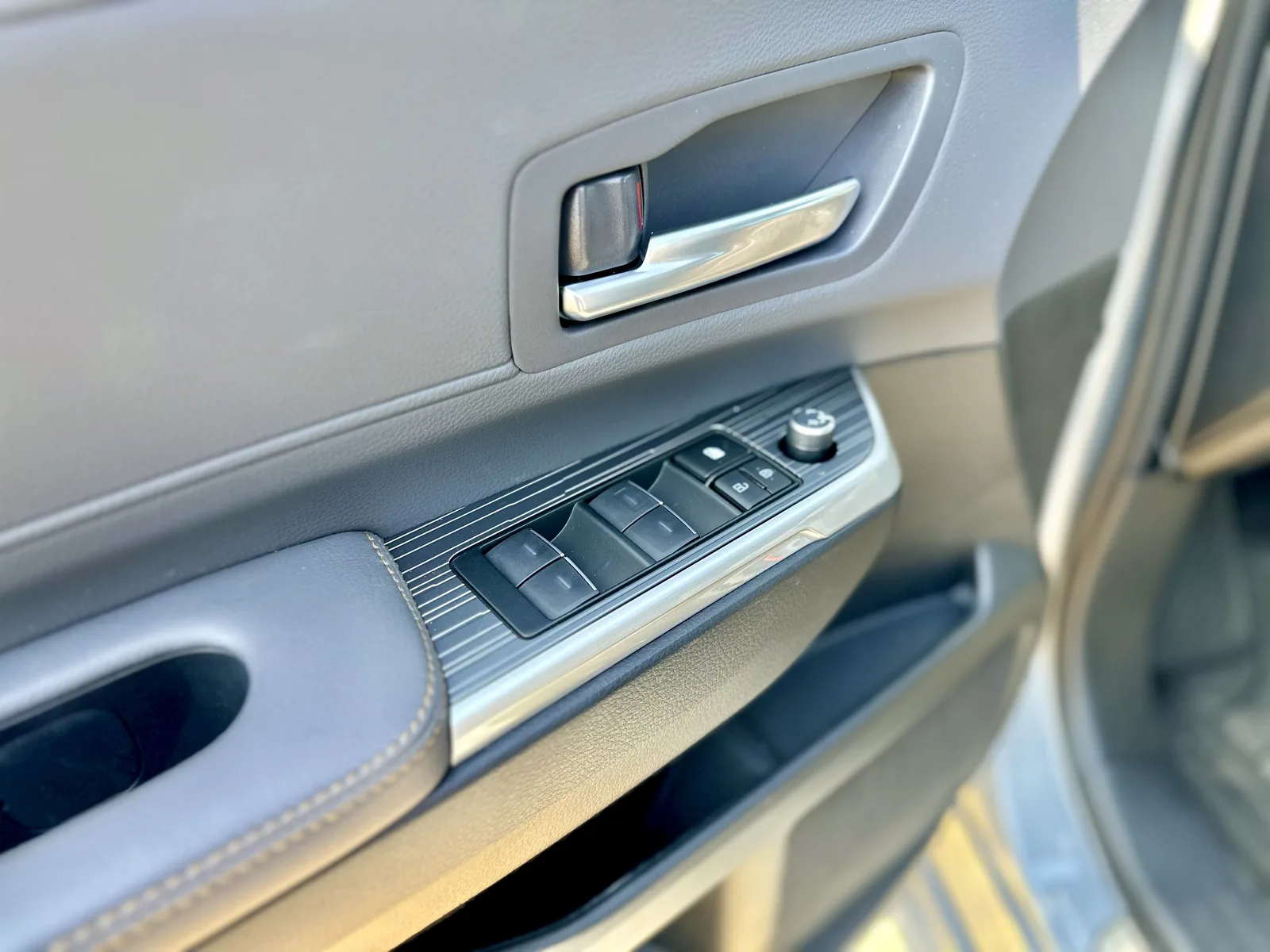 2023 Toyota Sienna XLE Woodland Edition: A Lifted Off-Road Minivan