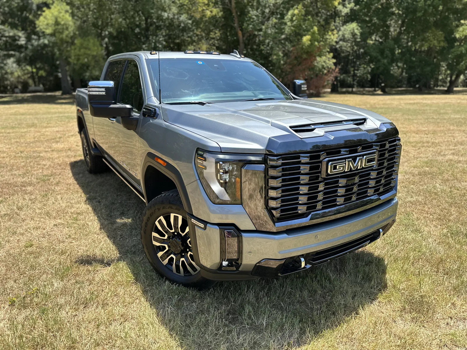 2024 GMC Sierra 2500 HD Denali Ultimate: A Luxurious House on Wheels