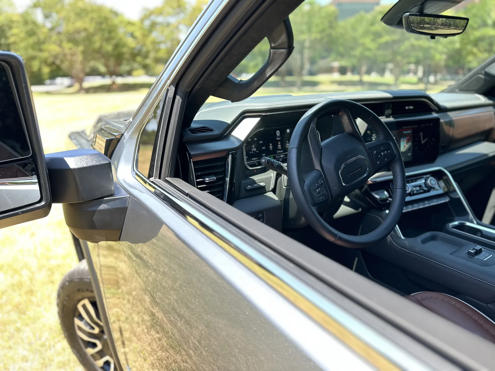 2024 GMC Sierra 2500 HD Denali Ultimate: A Luxurious House on Wheels