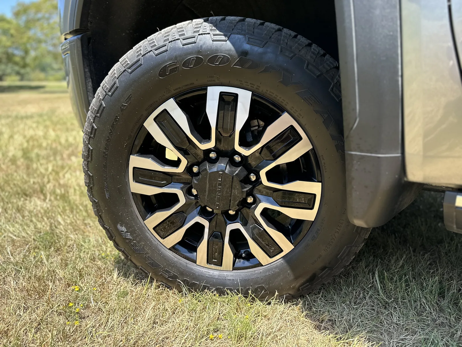 2024 GMC Sierra 2500 HD Denali Ultimate: A Luxurious House on Wheels