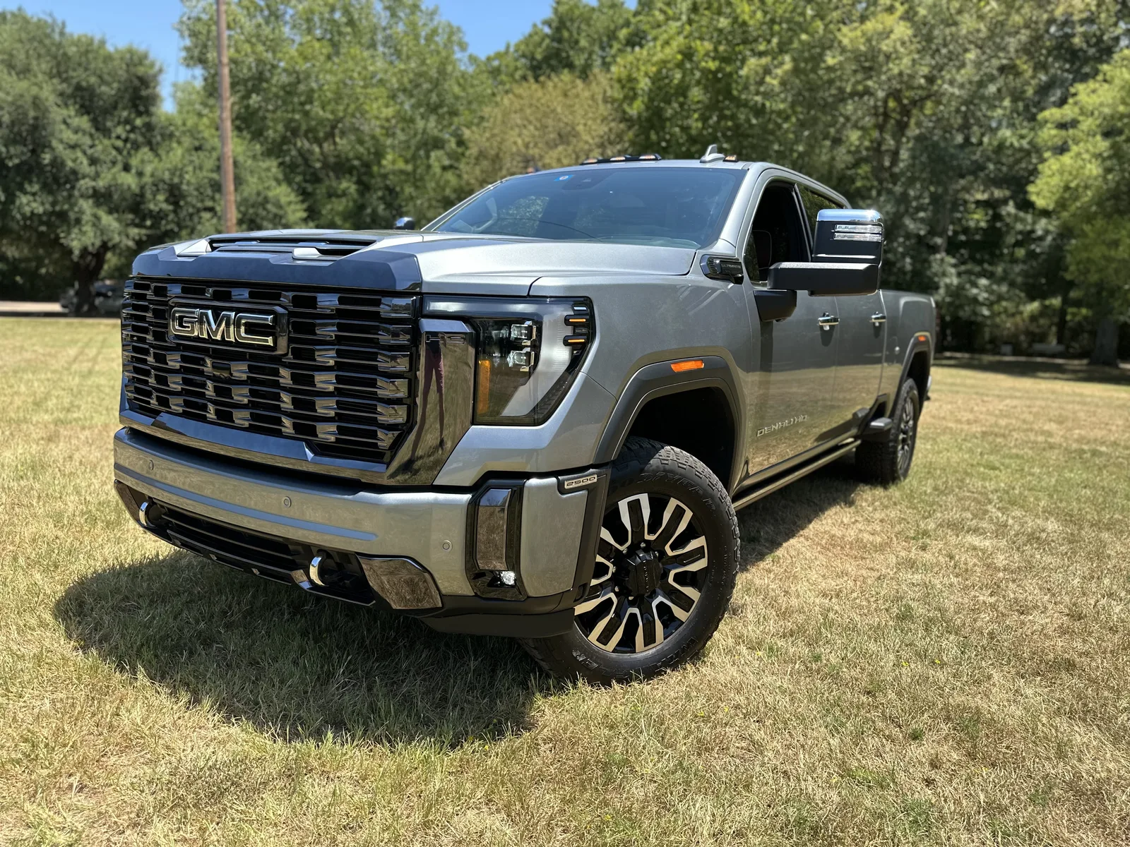 2024 GMC Sierra 2500 HD Denali Ultimate: A Luxurious House on Wheels