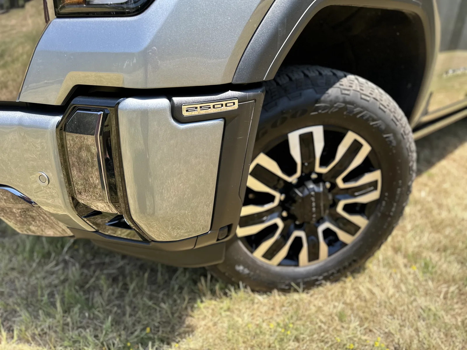 2024 GMC Sierra 2500 HD Denali Ultimate: A Luxurious House on Wheels