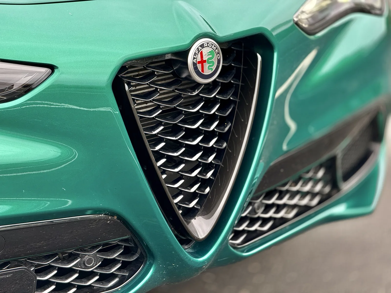 2025 Alfa Romeo Stelvio Veloce AWD Review: The Italian Stallion of Sporty SUVs