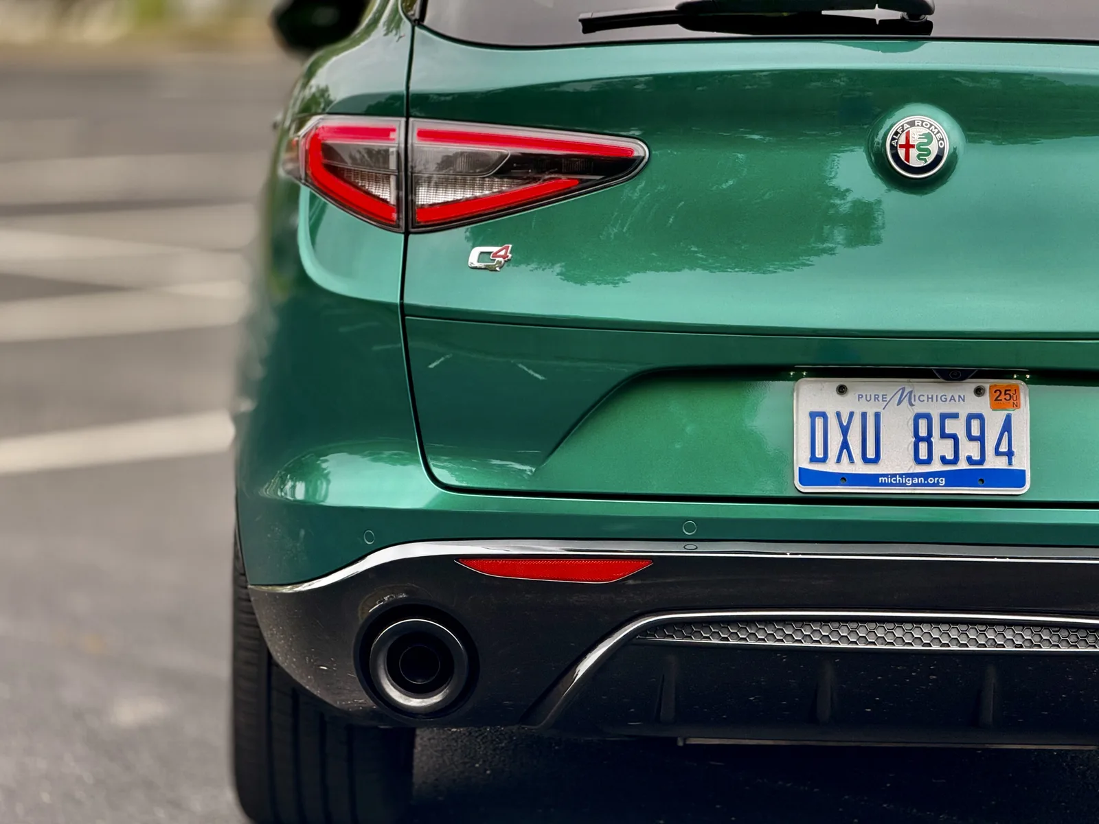 2025 Alfa Romeo Stelvio Veloce AWD Review: The Italian Stallion of Sporty SUVs