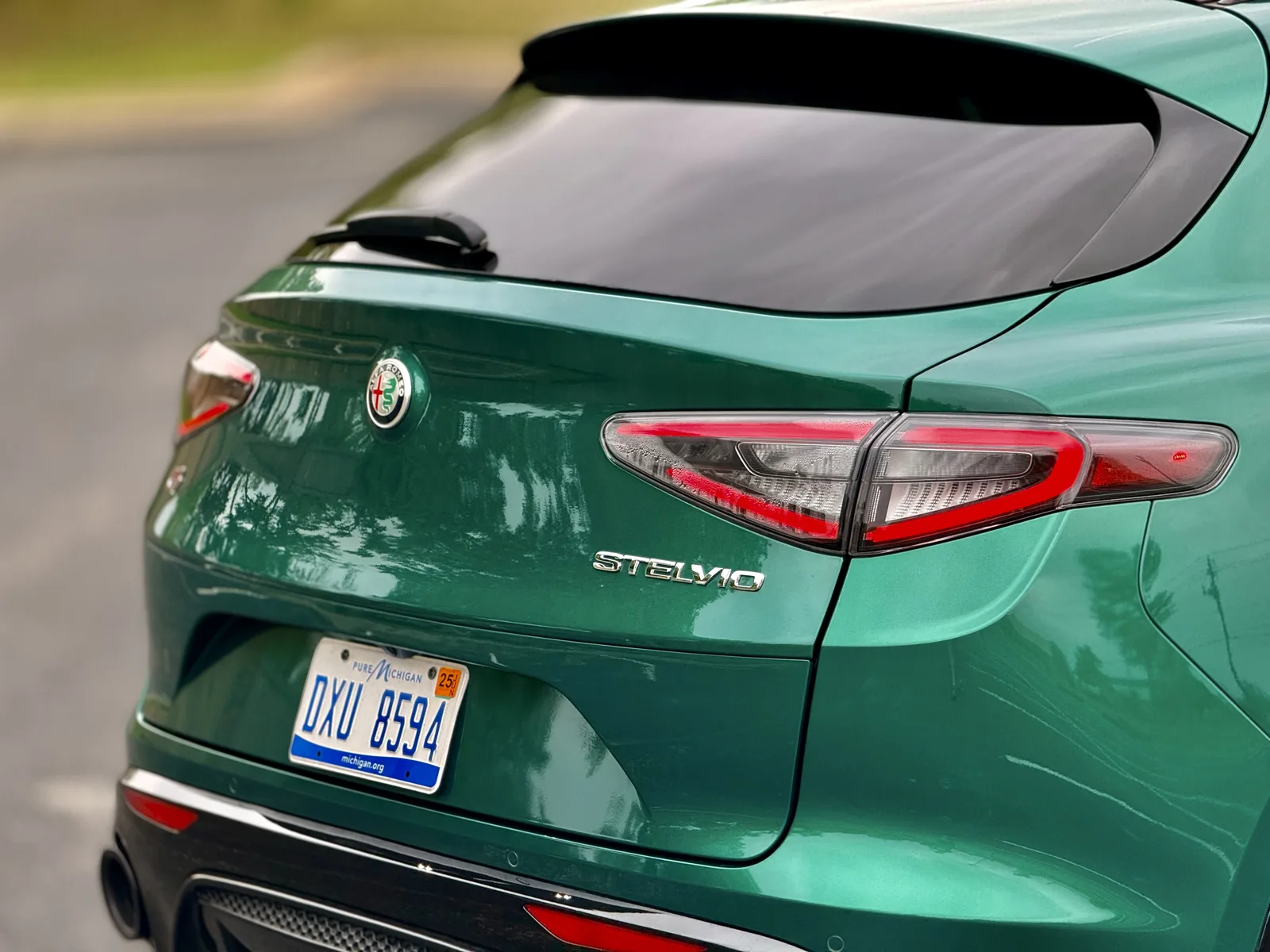 2025 Alfa Romeo Stelvio Veloce AWD Review: The Italian Stallion of Sporty SUVs