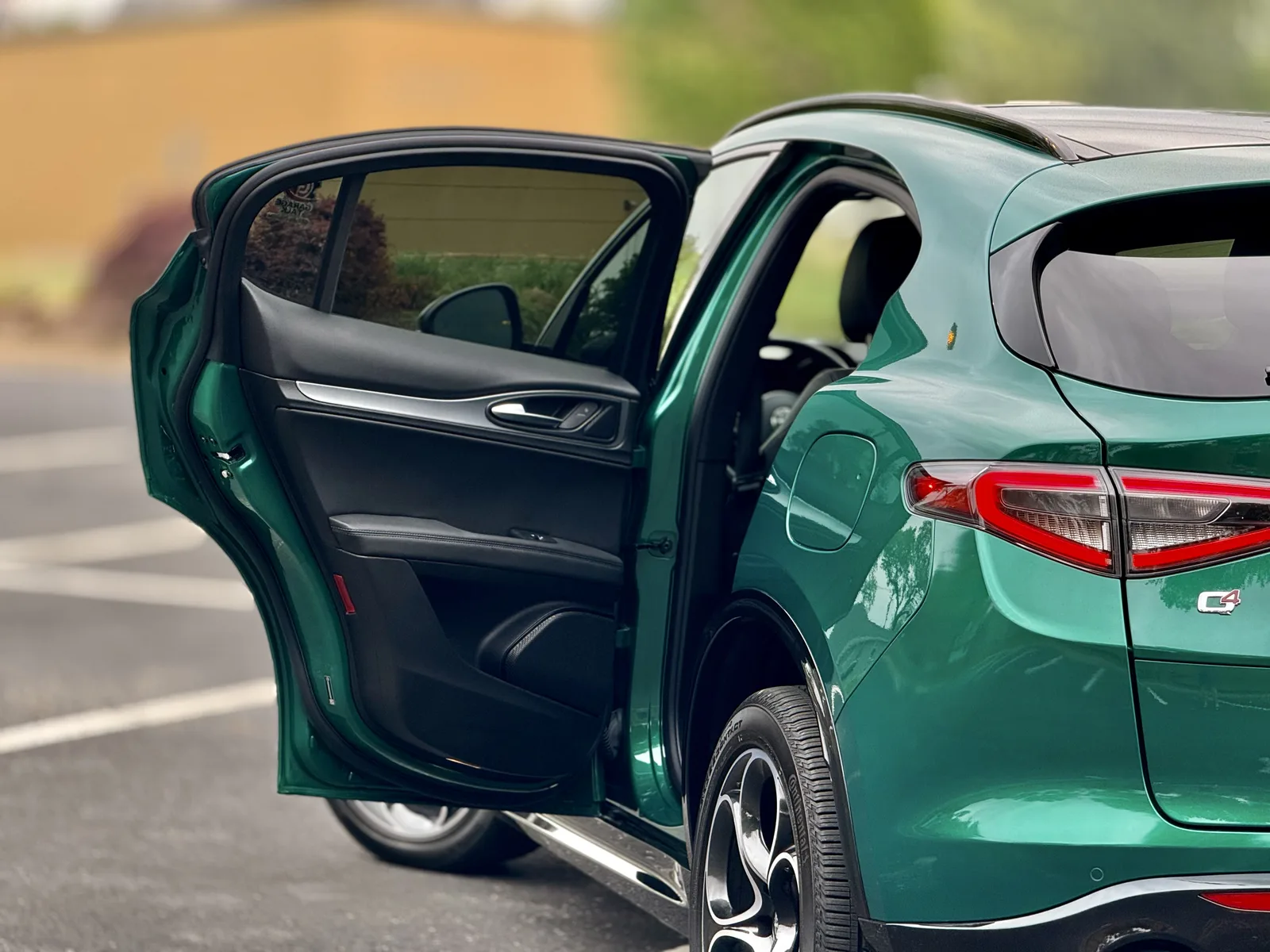 2025 Alfa Romeo Stelvio Veloce AWD Review: The Italian Stallion of Sporty SUVs