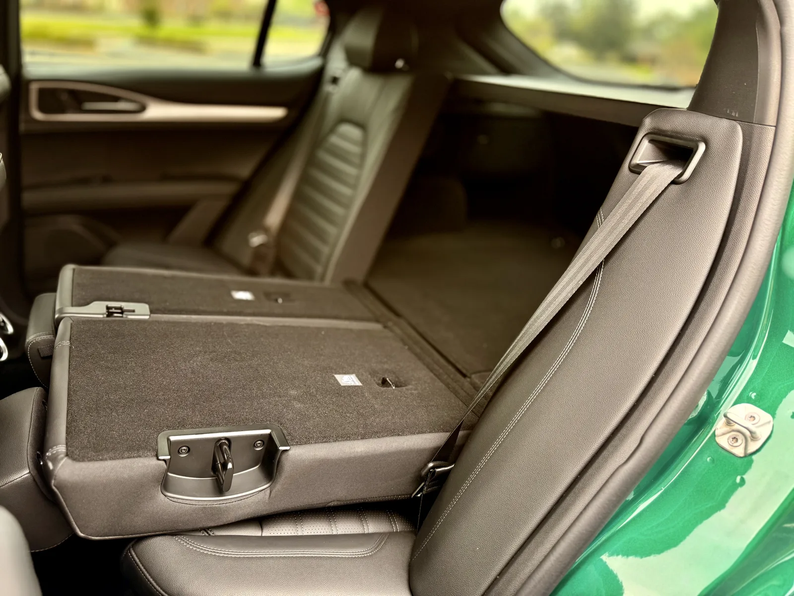 2025 Alfa Romeo Stelvio Veloce AWD Review: The Italian Stallion of Sporty SUVs
