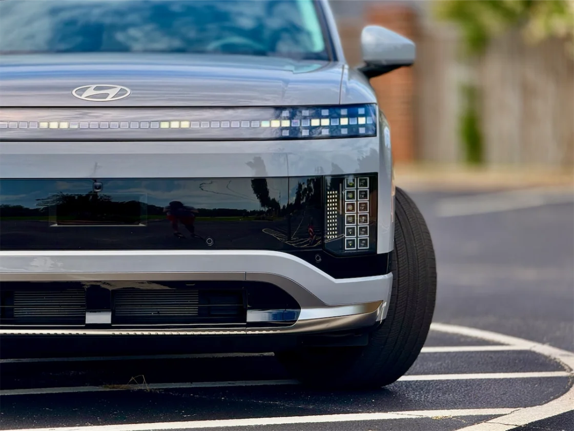 Hyundai IONIQ 9 Calligraphy charging