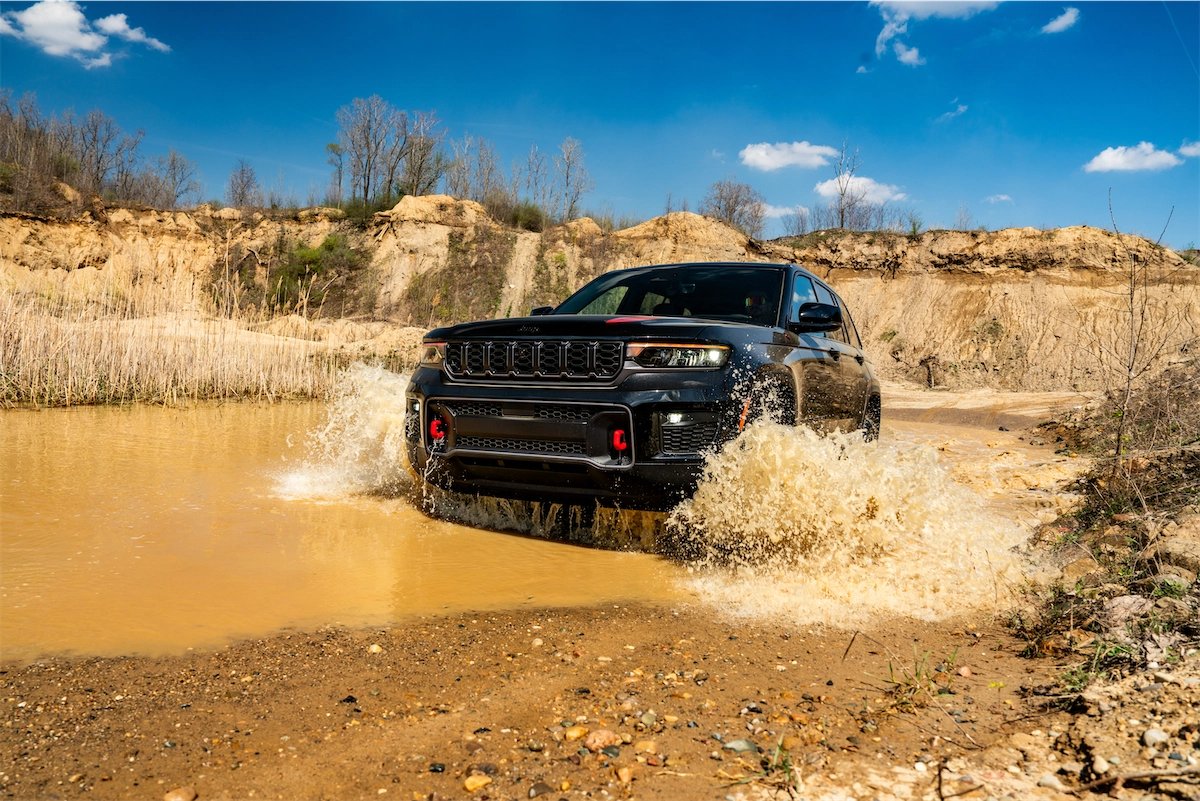 2027 Jeep Grand Cherokee Trailhawk Brings Back the Good Stuff