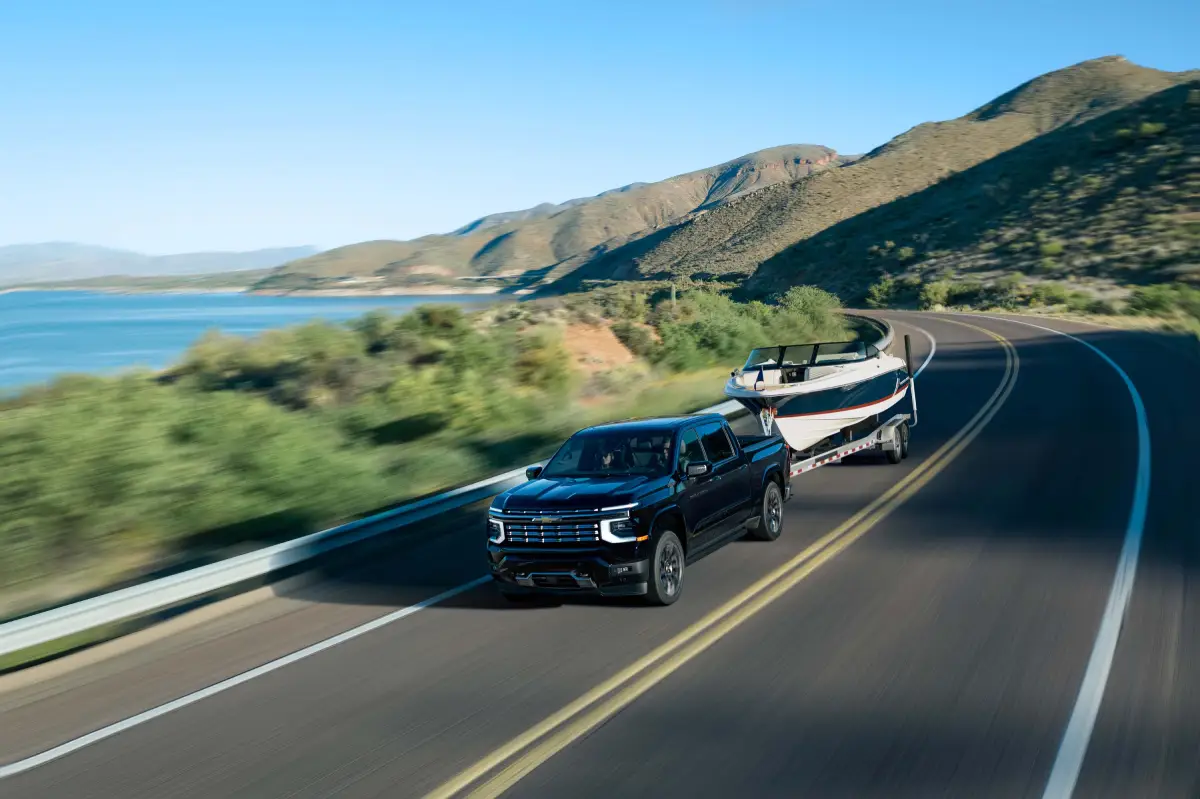 2027 Chevrolet Silverado High Country towing