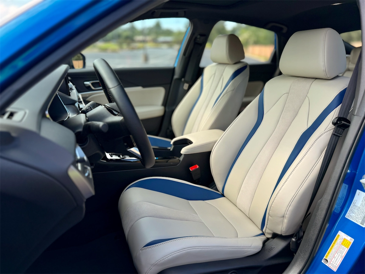 Cream-and-blue front seats in the Acura Integra A-Spec