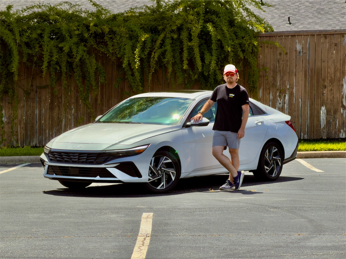 The 2026 Hyundai Elantra Hybrid Is a Nearly 50 MPG Bargain Hiding in Plain Sight