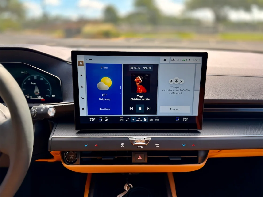 2026 Lexus ES 350h 14-inch touchscreen