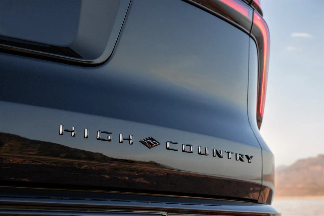 New High Country badge on the 2027 Chevy Traverse