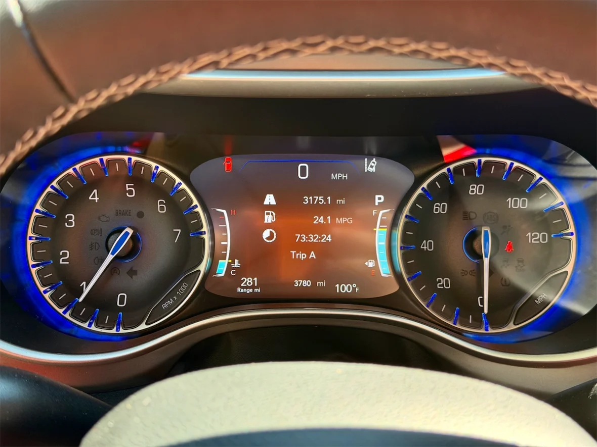 2027 Chrysler Pacifica instrument cluster showing 24.1 MPG over a 3,175-mile trip