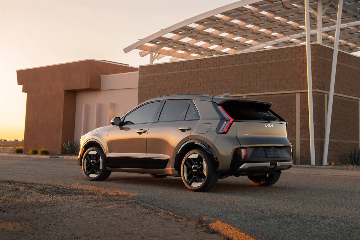 2027 Kia Niro rear three-quarter view
