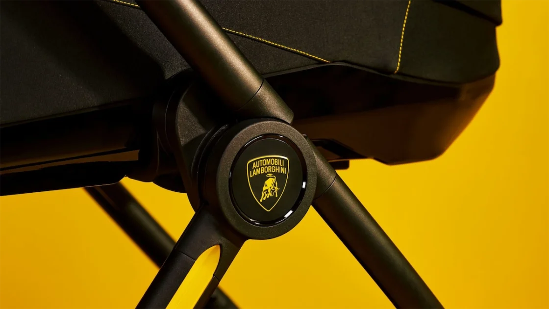 Lamborghini Reef AL Giallo stroller profile and stance