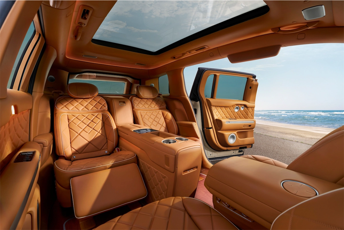 Neolun Executive Suite interior with swiveling lounge seats