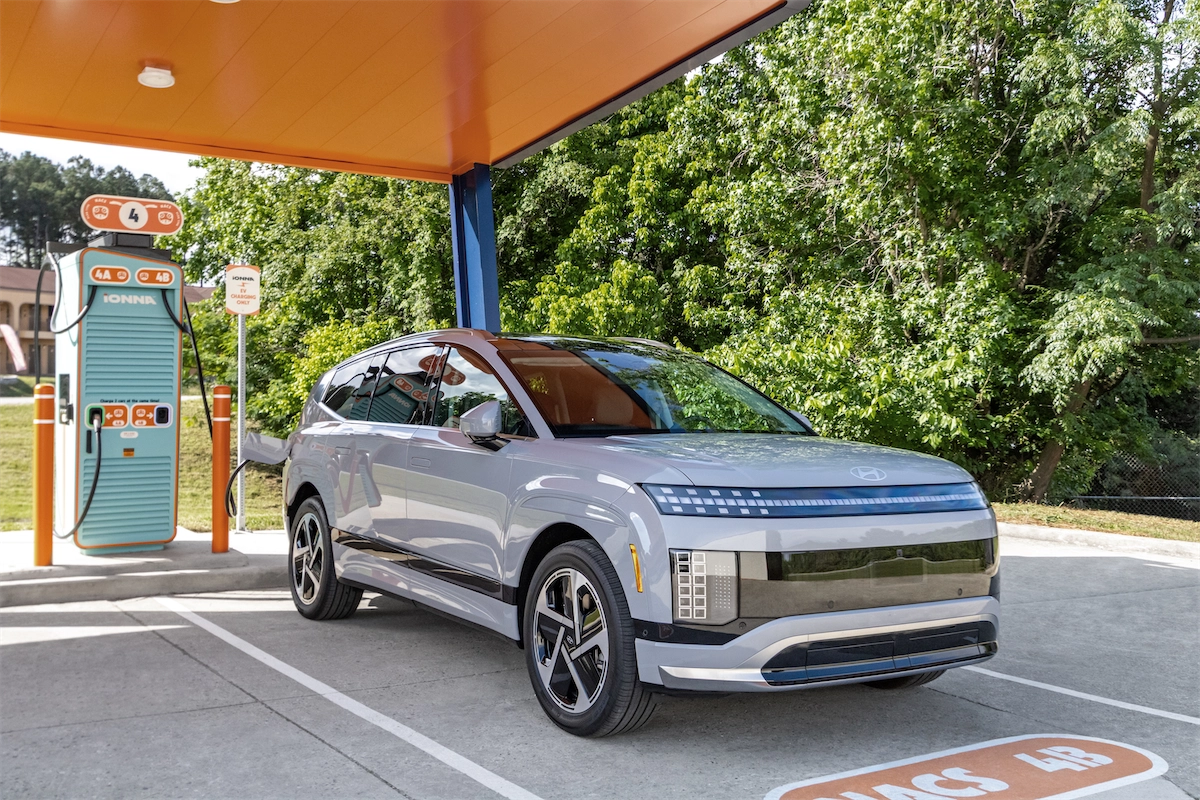 Hyundai IONIQ 9 three-row electric SUV at an IONNA station