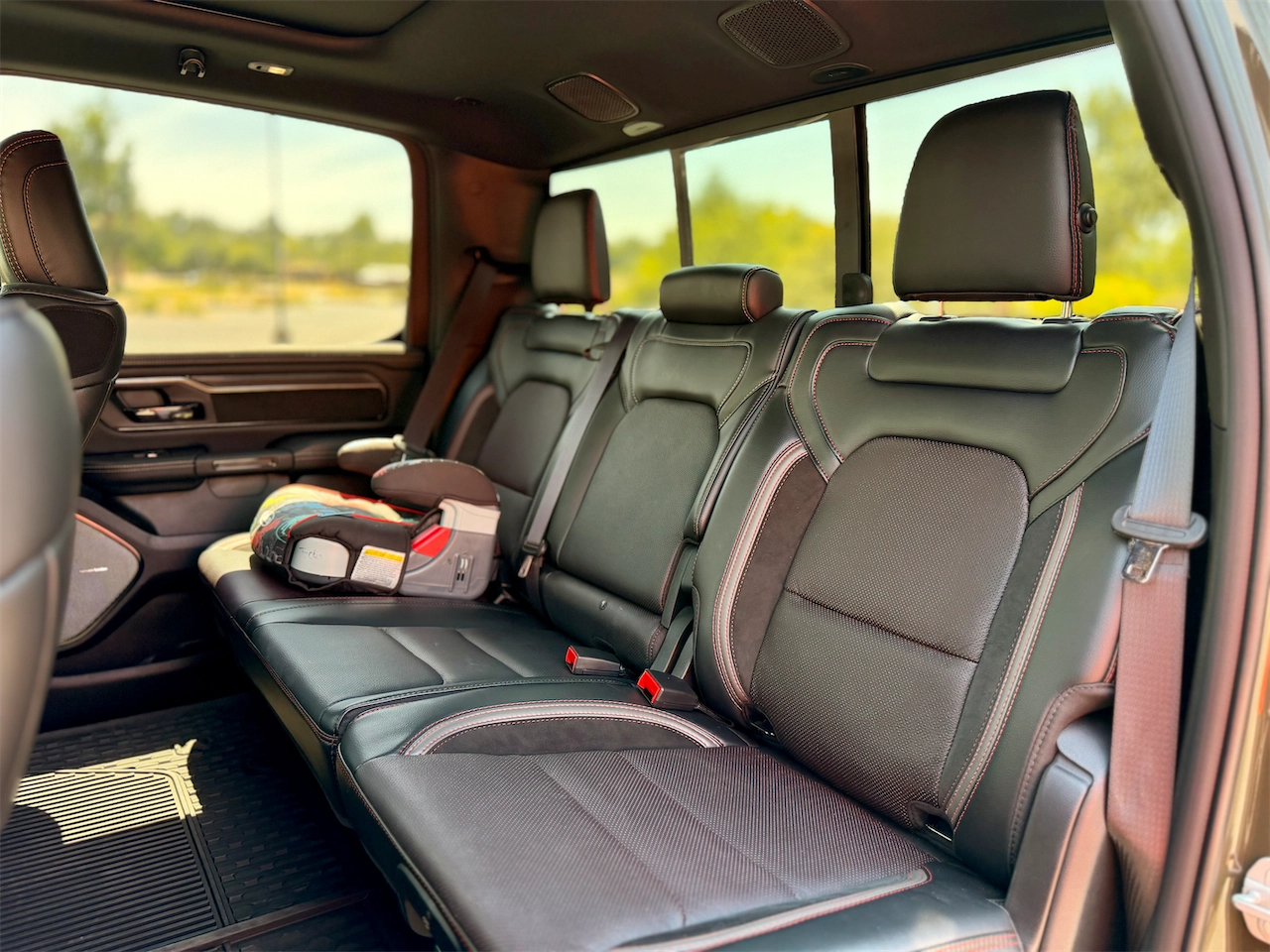 Spacious second-row back seat with a flat floor