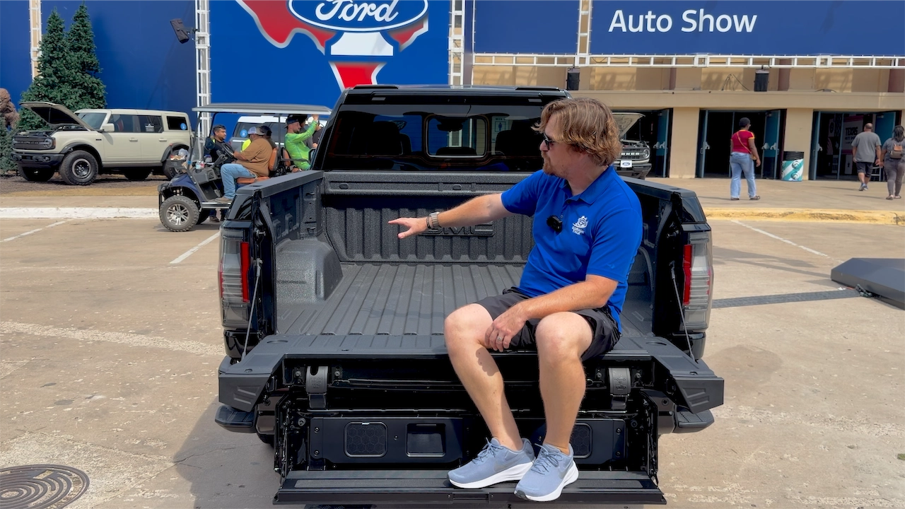 Sierra Denali MultiPro tailgate folded down with the bed in view