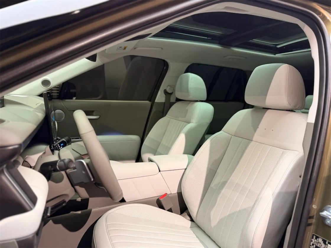 2027 Hyundai Tucson front seats and furniture-inspired cabin