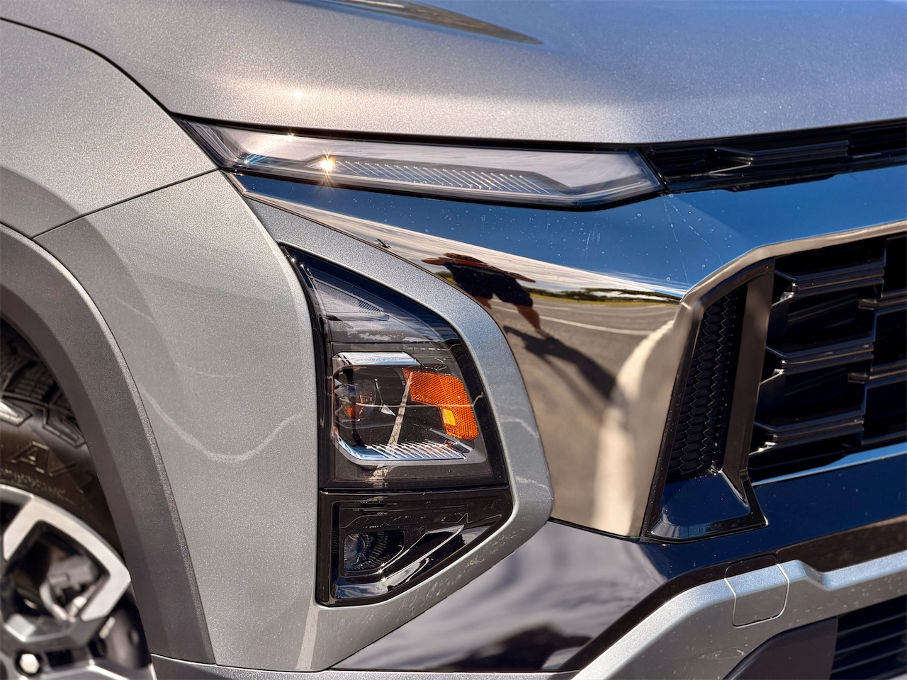 Dark chrome grille and LED lighting on the 2026 Chevrolet Equinox ACTIV