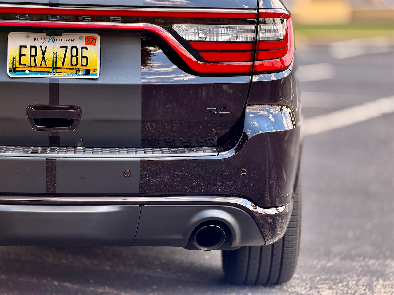 Eclipse Black exhaust tips on the 2026 Dodge Durango R/T 392