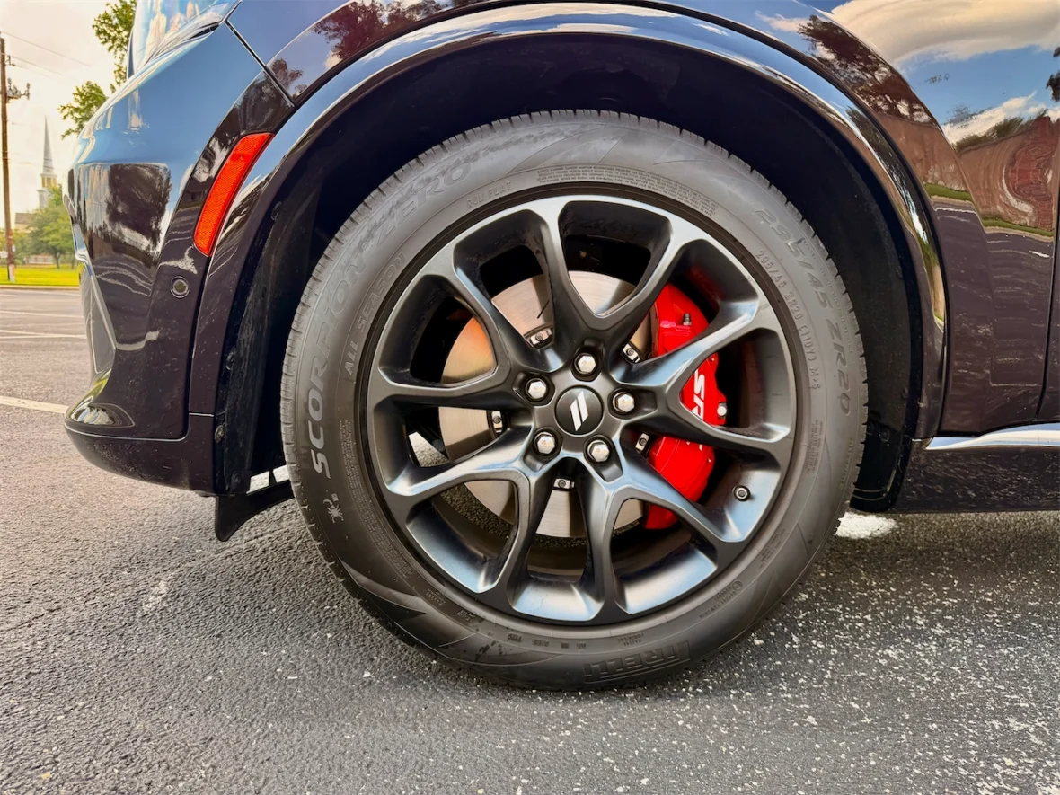 20-inch Lights Out wheel and red Brembo caliper on the 2026 Dodge Durango R/T 392