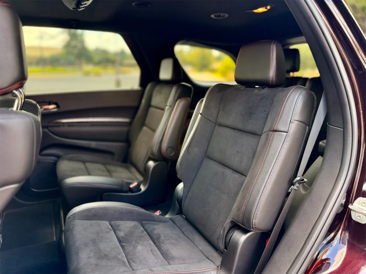Second-row captain’s chairs in the 2026 Dodge Durango R/T 392